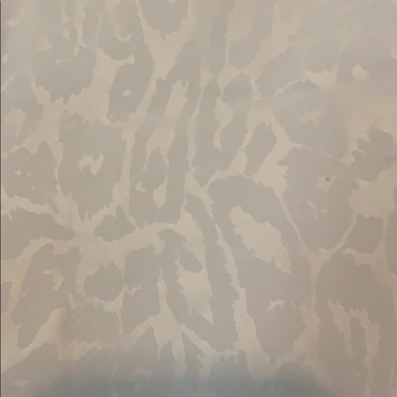 ZIYA- New with Tags! White zip up windbreaker! - Picture 7 of 9